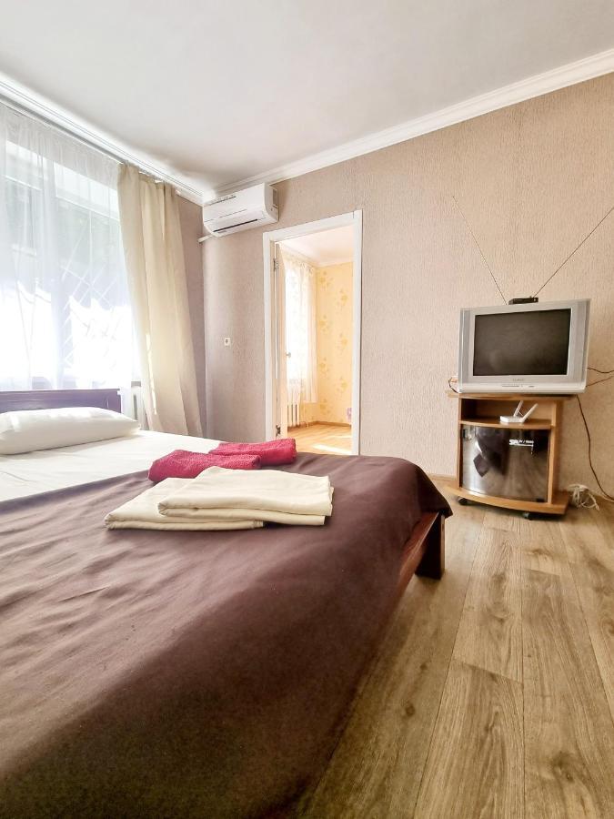 2-Кімнатна Квартира У Центрі На Олександра Поля, Шпиталь, 16Лікарня Dnipro Exterior foto